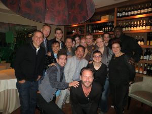 Draculan muut näyttelijät tapasin kollegoideni kanssa illalla Fausto’s-italialaisravintolassa. Kuten kuvasta näkyy, meillä oli hauskaa!  