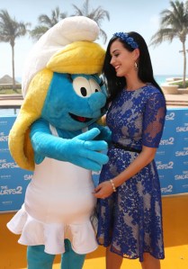 Katy Perry viehättää Smurfs 2 -leffassa.