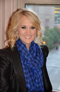 Carrie Underwood on porukan nuorin ja rennoin. Oklahoman kasvatti pongahti tähdeksi American Idol -sarjan neljännellä kaudella. Hän julkaisi ensimmäisen singlensä, Inside Your Heaven, kesällä 2005. Häneltä on ilmestynyt sen jälkeen neljä levyä, viimeisin Blown Away viime vuonna. Nyt hän harjoittelee Sound of Music -musikaalin Maria von Trapp -roolia varten. Yhdysvalloissa musikaali nähdään NBC-kanavalla joulukuun 5. päivä. ©KU