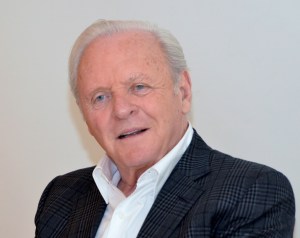 Anthony Hopkins eläytyy Nooan isoisäksi.