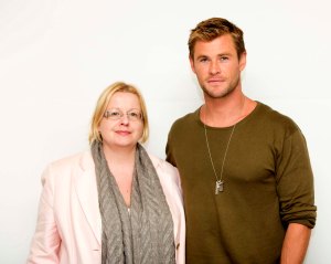 Tämän hetken komeimmaksi mieheksi rankatun Chris Hemsworthin näkeminen veti minut vakavaksi. Siihen ei olisi ollut syytä, sillä Chris on hauska ja rento. Kuva: HFPA