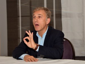 Bond-elokuvan pahista esittävällä Christoph Waltzilla on vain ohikiitävä kohtaus Belluccin kanssa. ”Jokainen sekunti oli sen arvoinen. Hän on hieno nainen.”